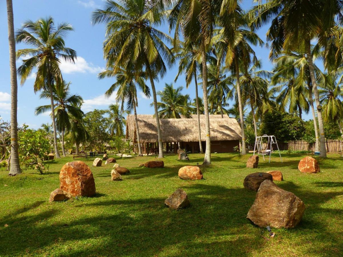 Coco Village Hotel Chilaw Exterior foto